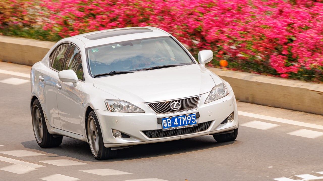 Lexus IS — Image Credit: Dinkun Chen - CC BY-SA 4.0/Wiki Commons