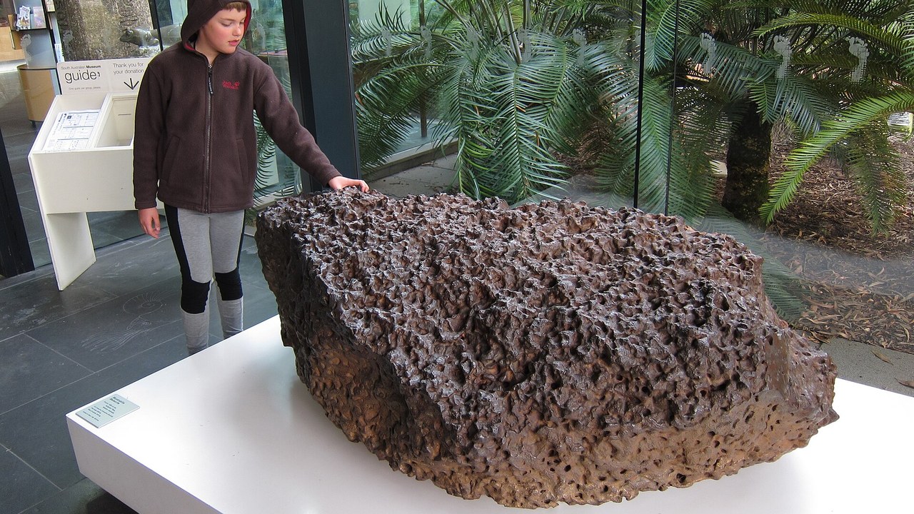 Mundrabilla meteorite — Image Credit: Sydney Oats - CC BY 2.0/Wiki Commons