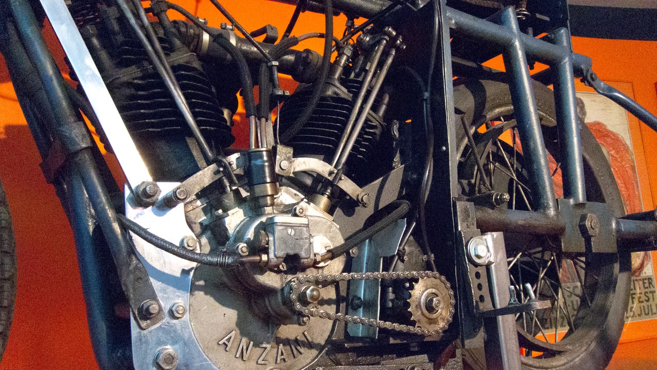 Internal combustion engine — Image Credit: Thomas Quine - CC BY 2.0/Wiki Commons