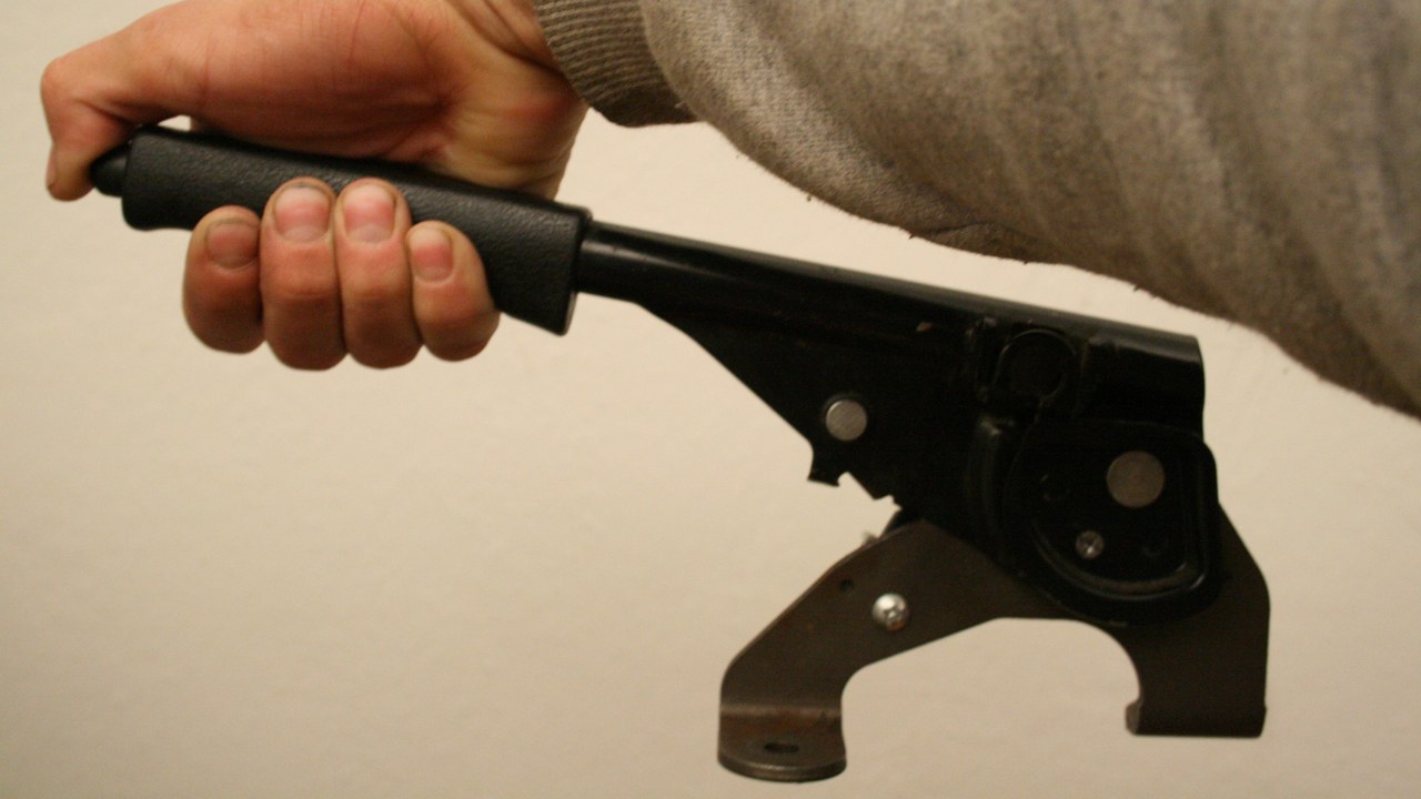 Hand brake lever — Image Credit: Ildar Sagdejev (Specious) - CC BY-SA 3.0/Wiki Commons