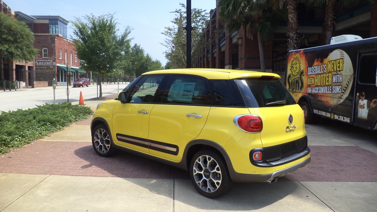 Fiat 500L — Image Credit: Michael Rivera - CC BY-SA 3.0/Wiki Commons