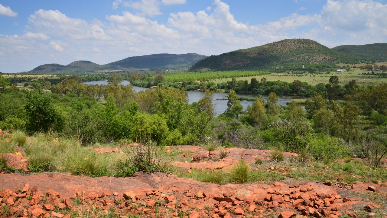 Vredefort crater — Image Credit: Ossewa - CC BY-SA 4.0/Wiki Commons