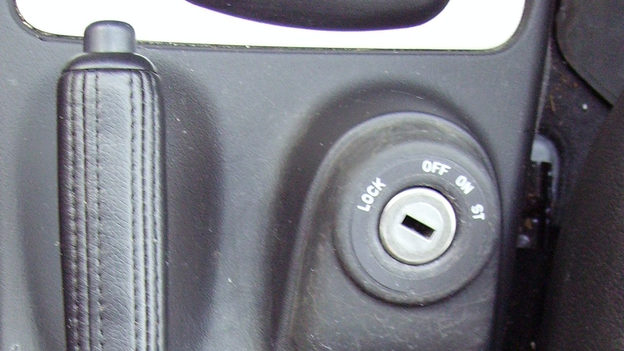 Key ignition — Image Credit: User Ballista on en.wikipedia - CC BY-SA 3.0/Wiki Commons