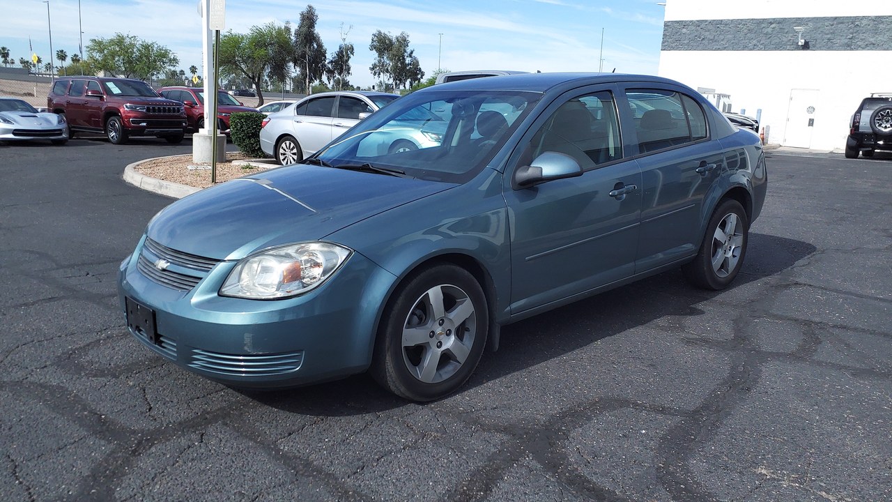 Chevrolet Cobalt — Image Credit: HJUdall - CC0/Wiki Commons
