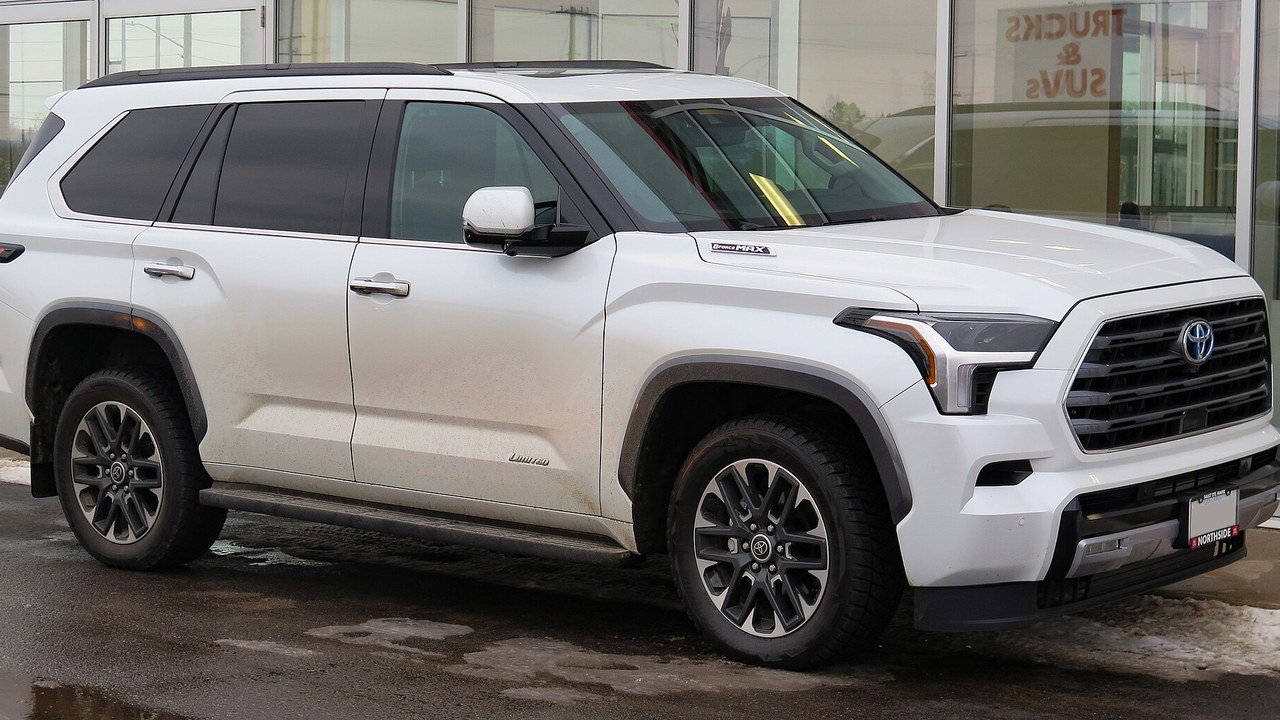 2023 Toyota Sequoia Limited in Wind Chill Pearl, Front Right, 01-16-2023.jpg