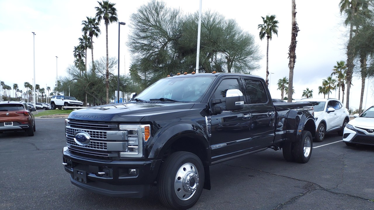 Ford F-450 Super Duty — Image Credit: HJUdall - CC0/Wiki Commons