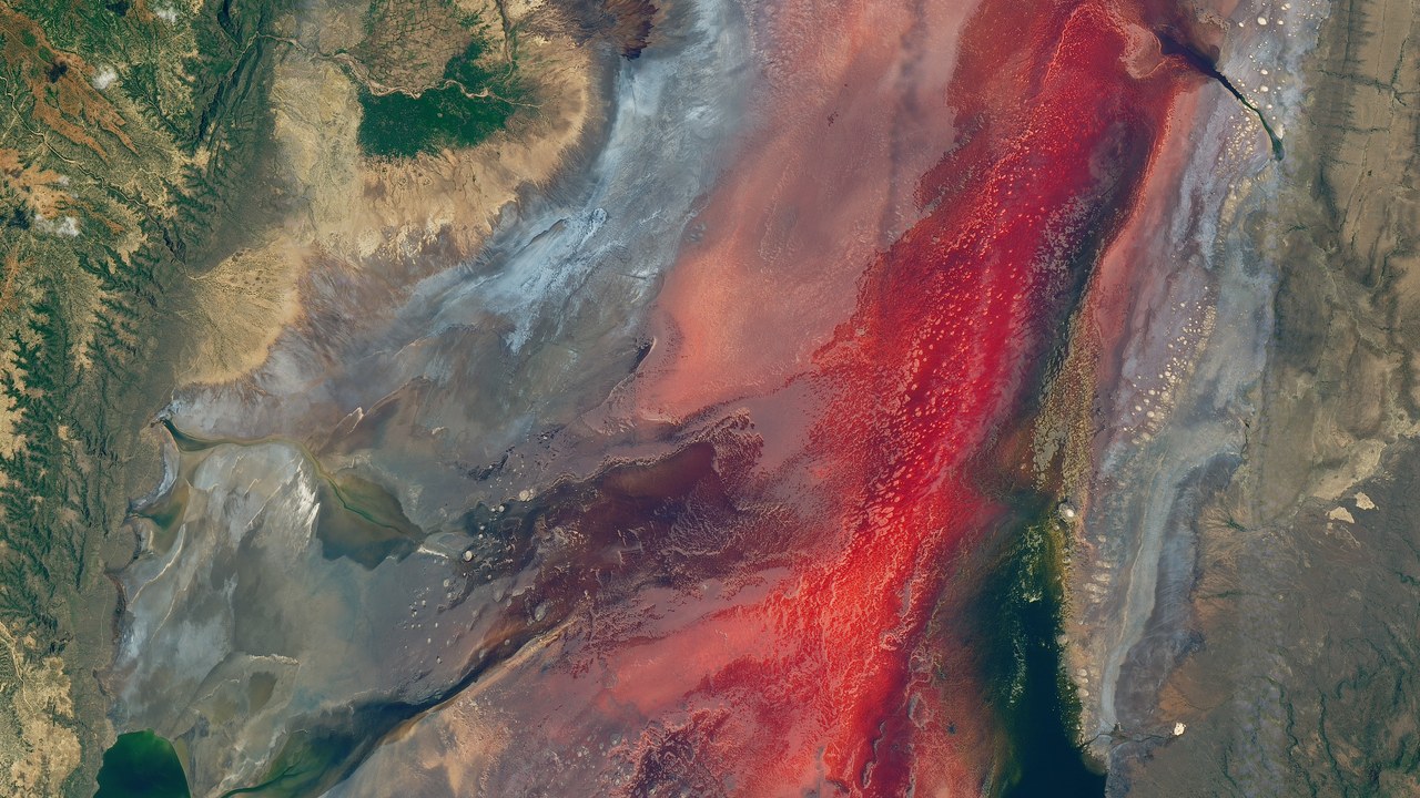 Lake Natron — Image Credit: Joshua Stevens/NASA - Public domain/Wiki Commons