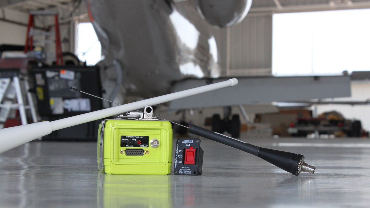 Emergency locator transmitter — Image Credit: Mdarcangelo - CC BY-SA 4.0/Wiki Commons