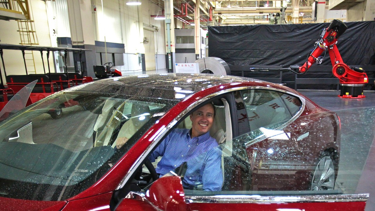 Model S Sedan Test Drive on the Tesla Track (6220899642).jpg