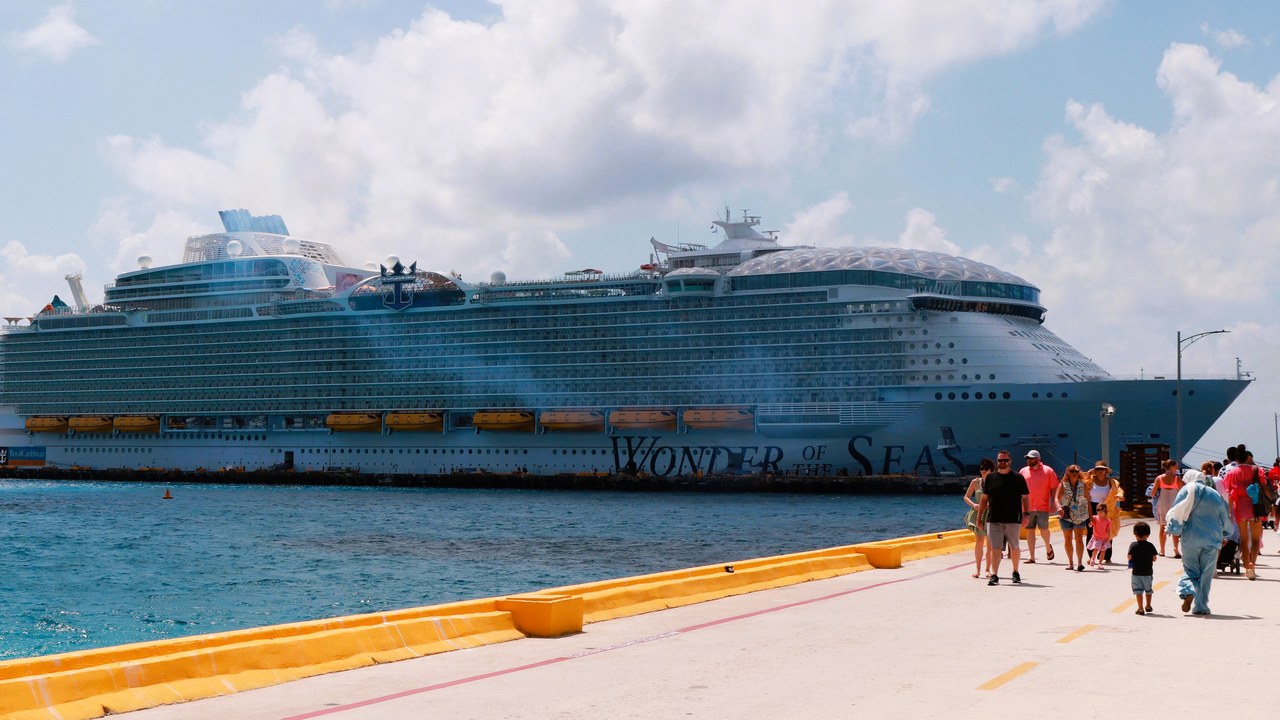 Wonder of the Seas — Image Credit: Thank You (25 Millions ) views from Fresno, USA - CC BY 2.0/Wiki Commons