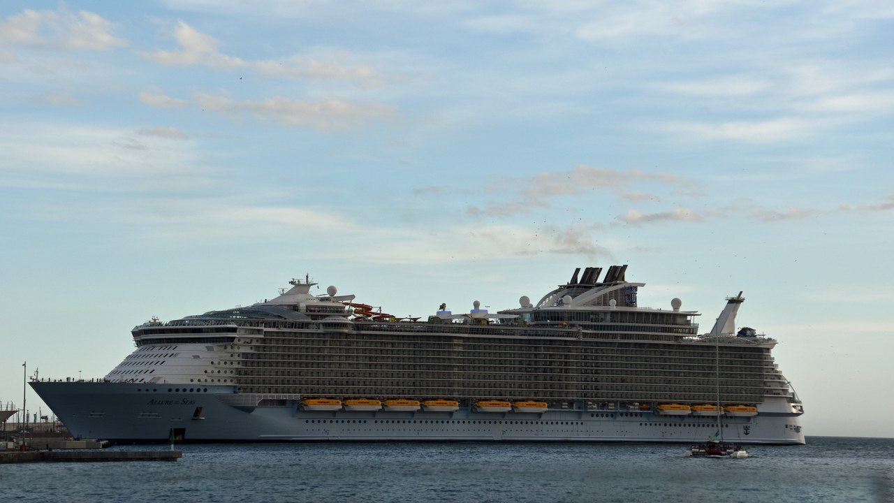 Allure of the Seas — Image Credit: Thomas Dahlstrøm Nielsen - CC BY 4.0/Wiki Commons