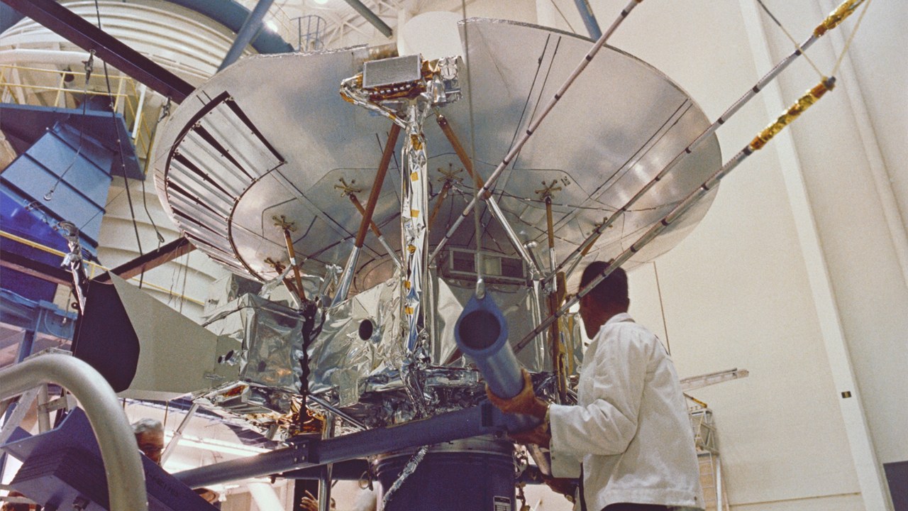 Pioneer 10 — Image Credit: NASA Ames Research Center / TRW - Public domain/Wiki Commons