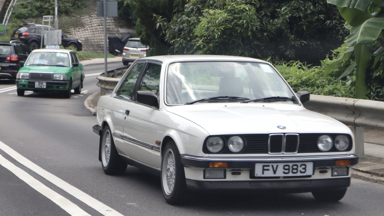 BMW 325i — Image Credit: Jones028 from Hong Kong - CC BY 2.0/Wiki Commons
