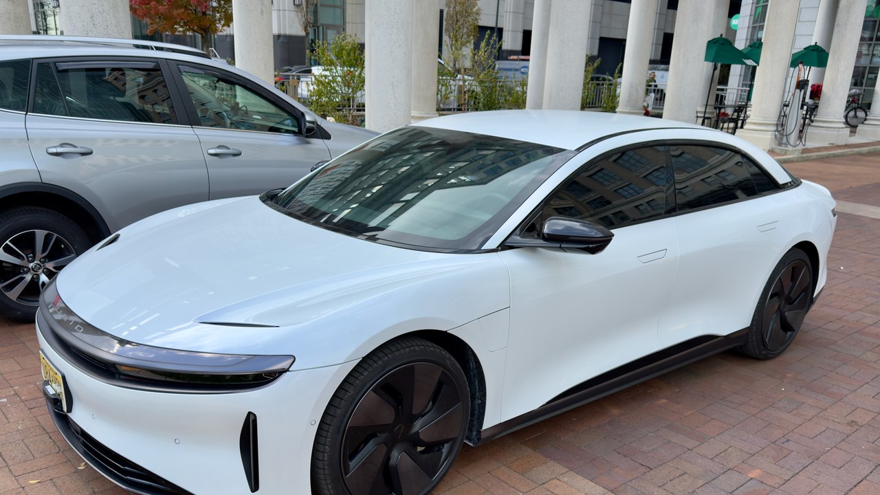 Lucid Air — Image Credit: Oleg Yunakov - CC BY-SA 4.0/Wiki Commons