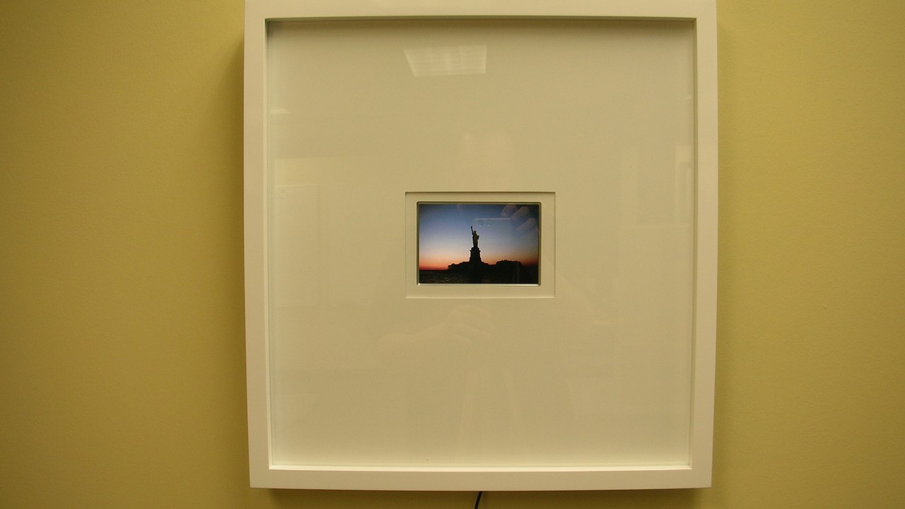 Picture frame — Image Credit: Ed Schipul from Houston, TX, US - CC BY-SA 2.0/Wiki Commons