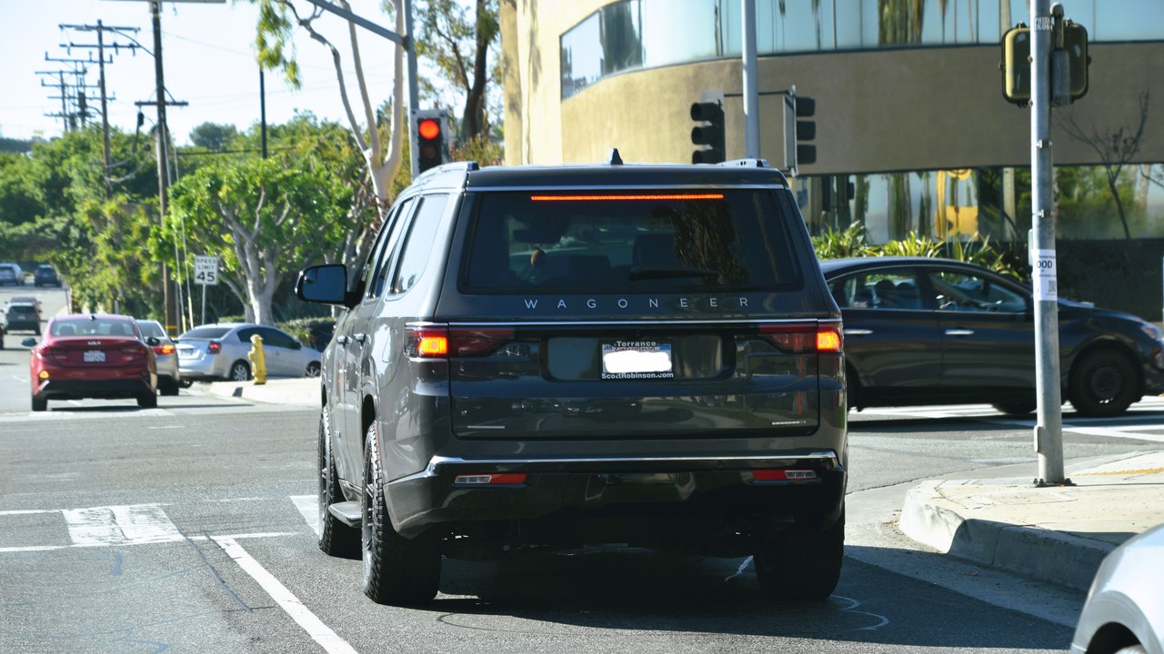 Jeep Wagoneer (2022) (53492380404).jpg