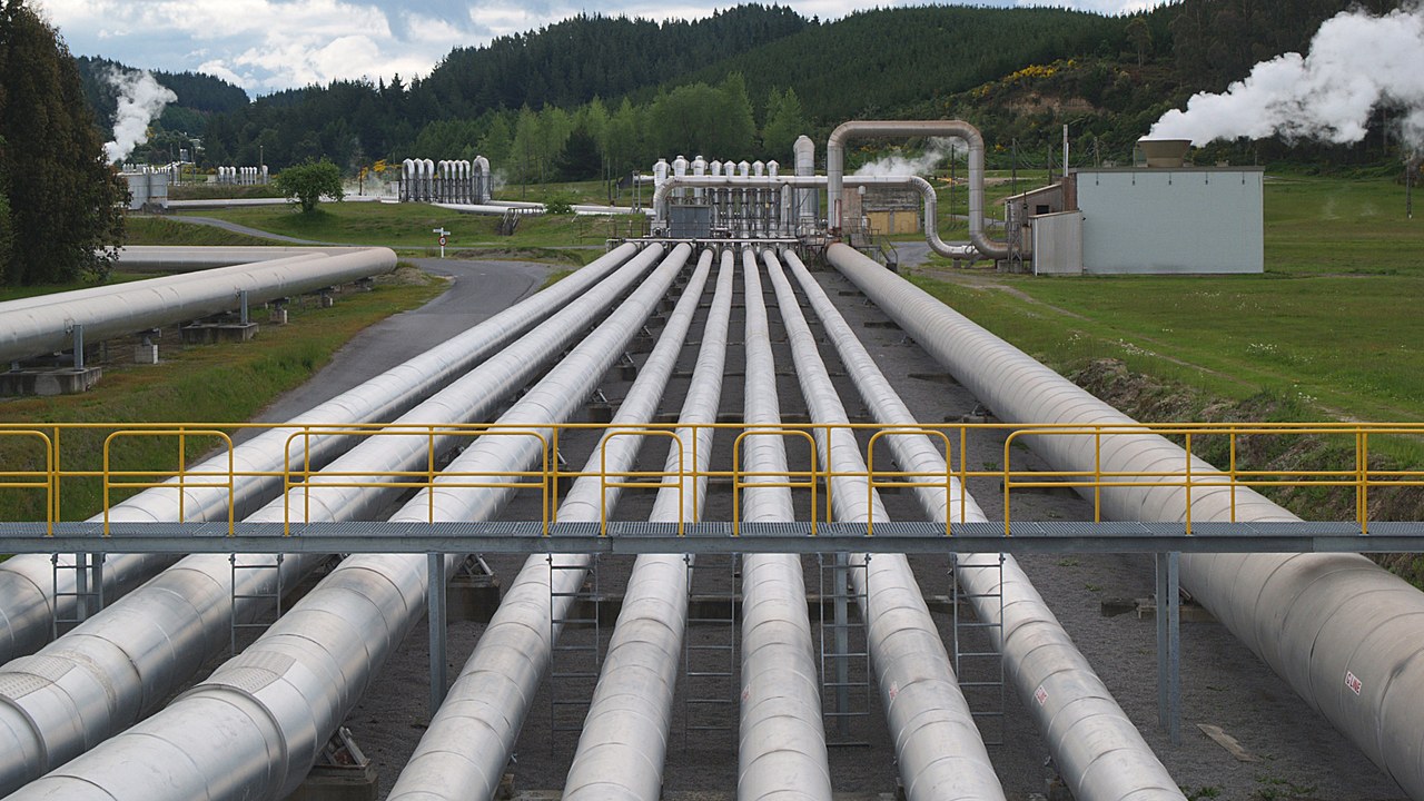 Wairakei Power Station — Image Credit: Ulrich Lange, Bochum, Germany - CC BY-SA 3.0/Wiki Commons