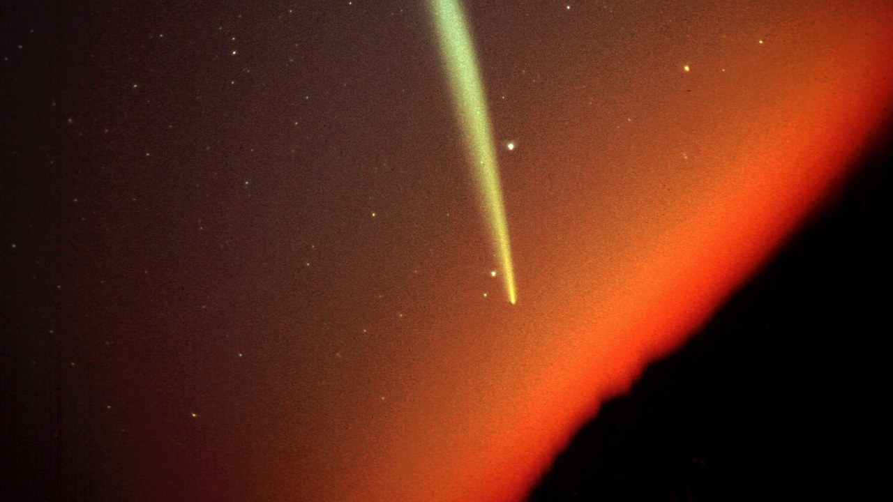 Comet Ikeya-Seki — Image Credit: Roger Lynds/NOIRLab/NSF/AURA - CC BY 4.0/Wiki Commons