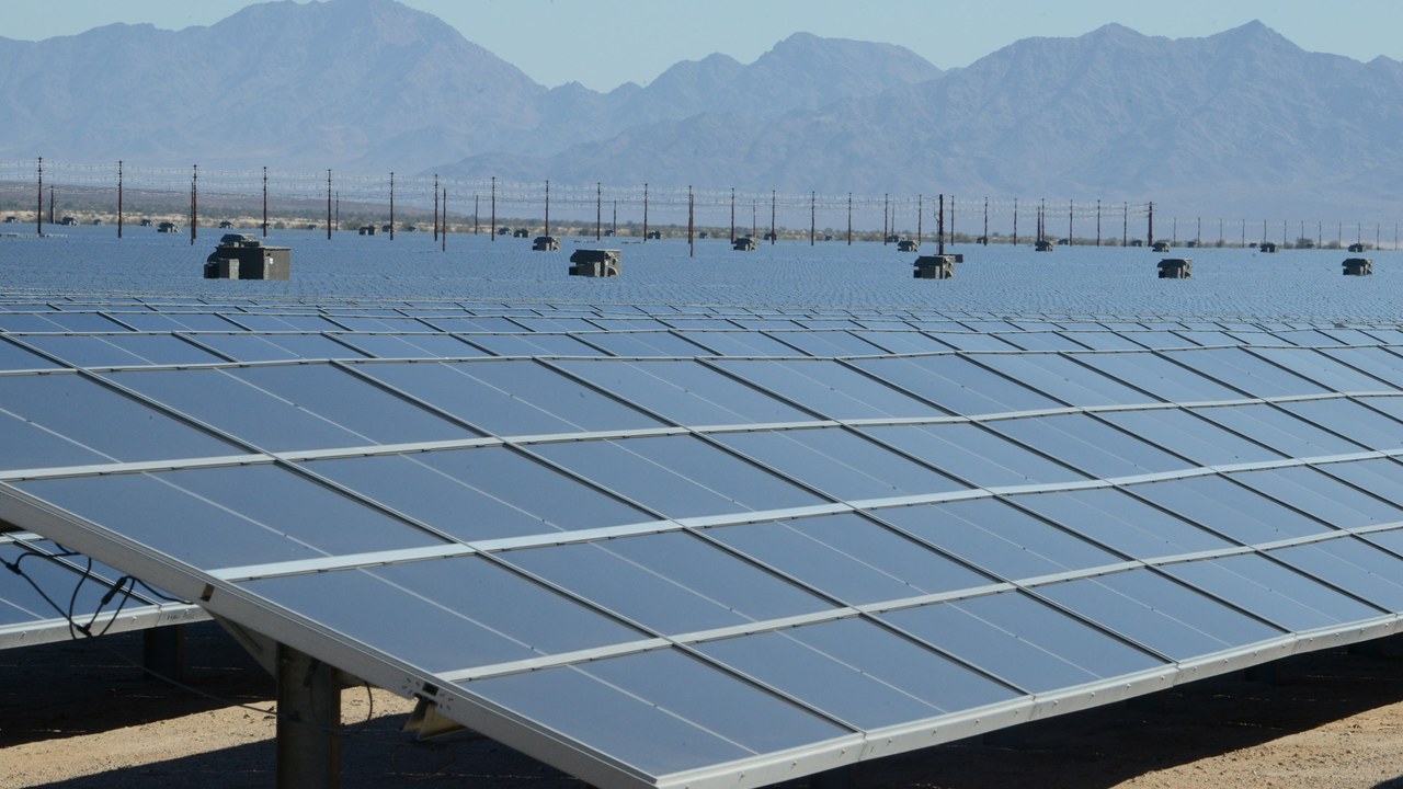 Desert Sunlight Solar Farm — Image Credit: U.S. Department of the Interior - CC BY-SA 2.0/Wiki Commons
