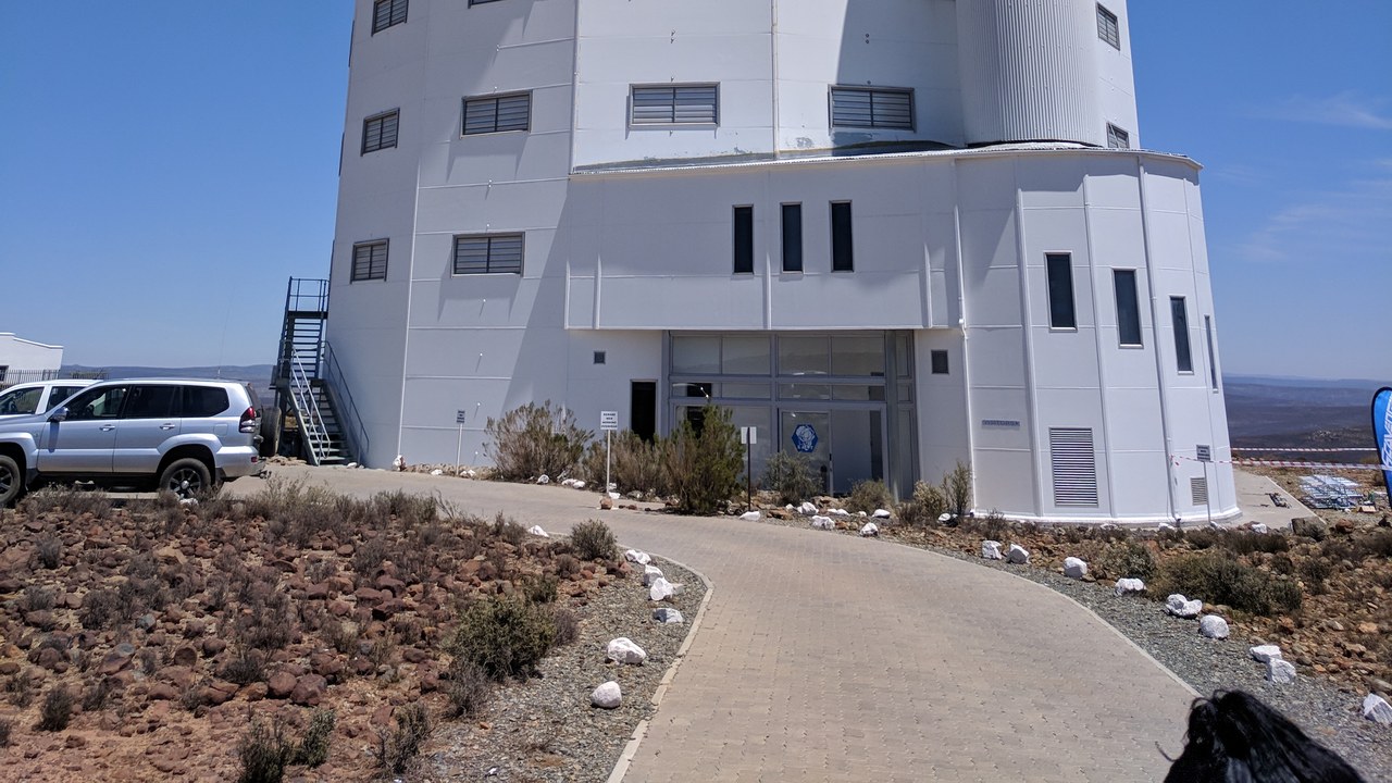 Southern African Large Telescope — Image Credit: Lengau - CC BY-SA 4.0/Wiki Commons