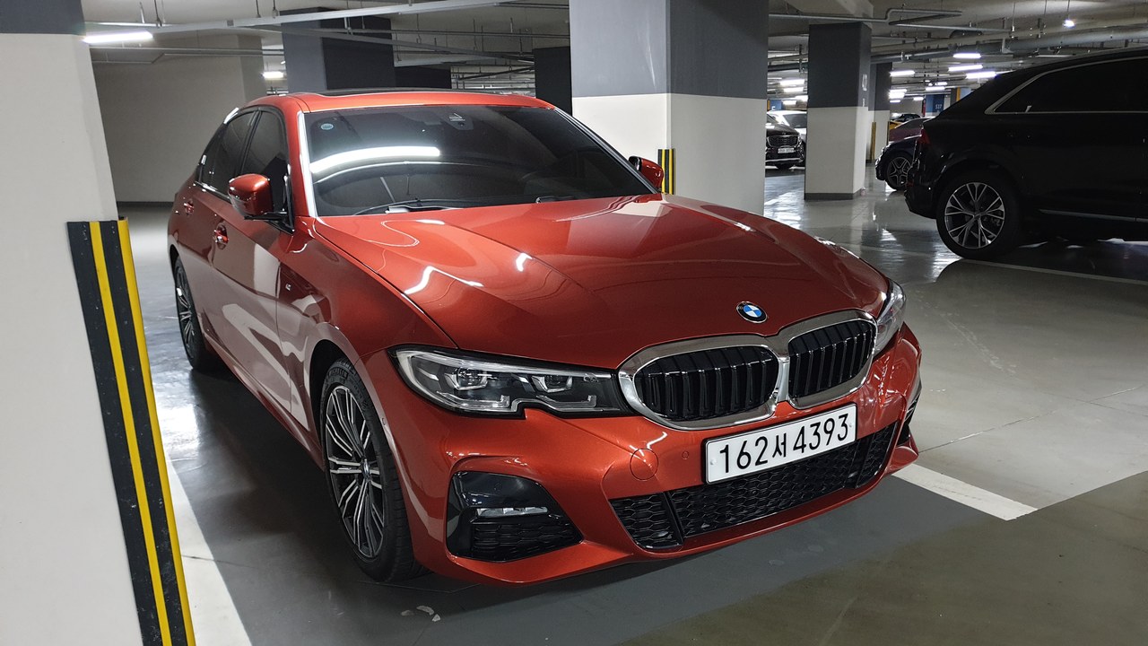 BMW 330e — Image Credit: Damian B Oh - CC BY-SA 4.0/Wiki Commons