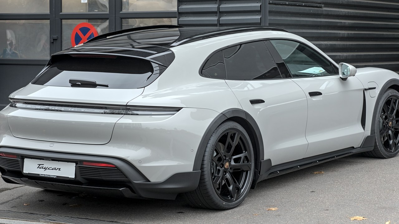 Porsche Taycan Cross Turismo — Image Credit: Alexander Migl - CC BY-SA 4.0/Wiki Commons