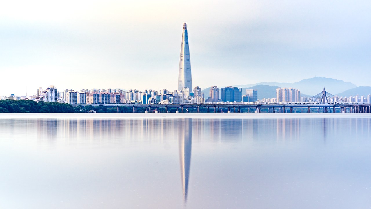 Lotte World Tower — Image Credit: mauveine.kim - CC0/Wiki Commons