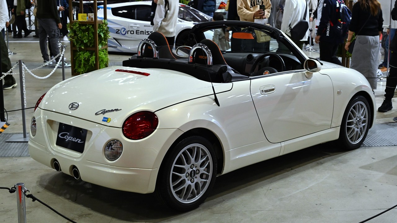 Daihatsu Copen — Image Credit: TTTNIS - CC0/Wiki Commons