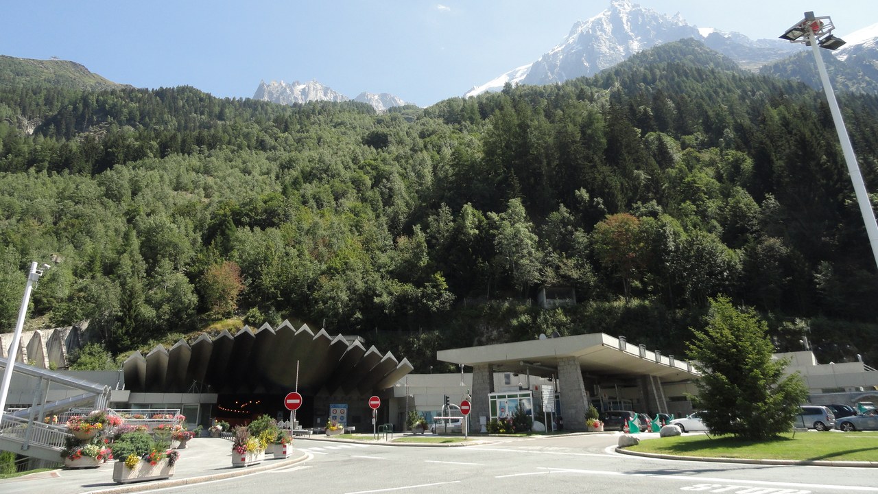Mont Blanc Tunnel — Image Credit: Kristoferb - CC BY-SA 3.0/Wiki Commons