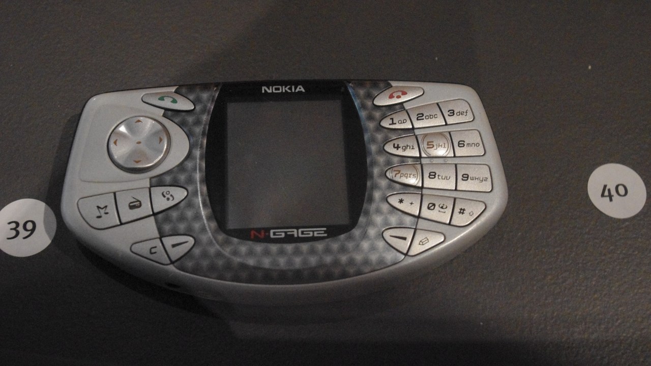 Nokia N-Gage — Image Credit: Staffan Vilcans - CC BY-SA 2.0/Wiki Commons