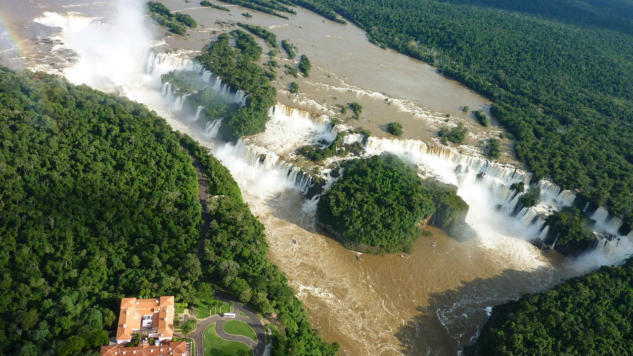 Iguazu Falls — Image Credit: chensiyuan - CC BY-SA 4.0/Wiki Commons