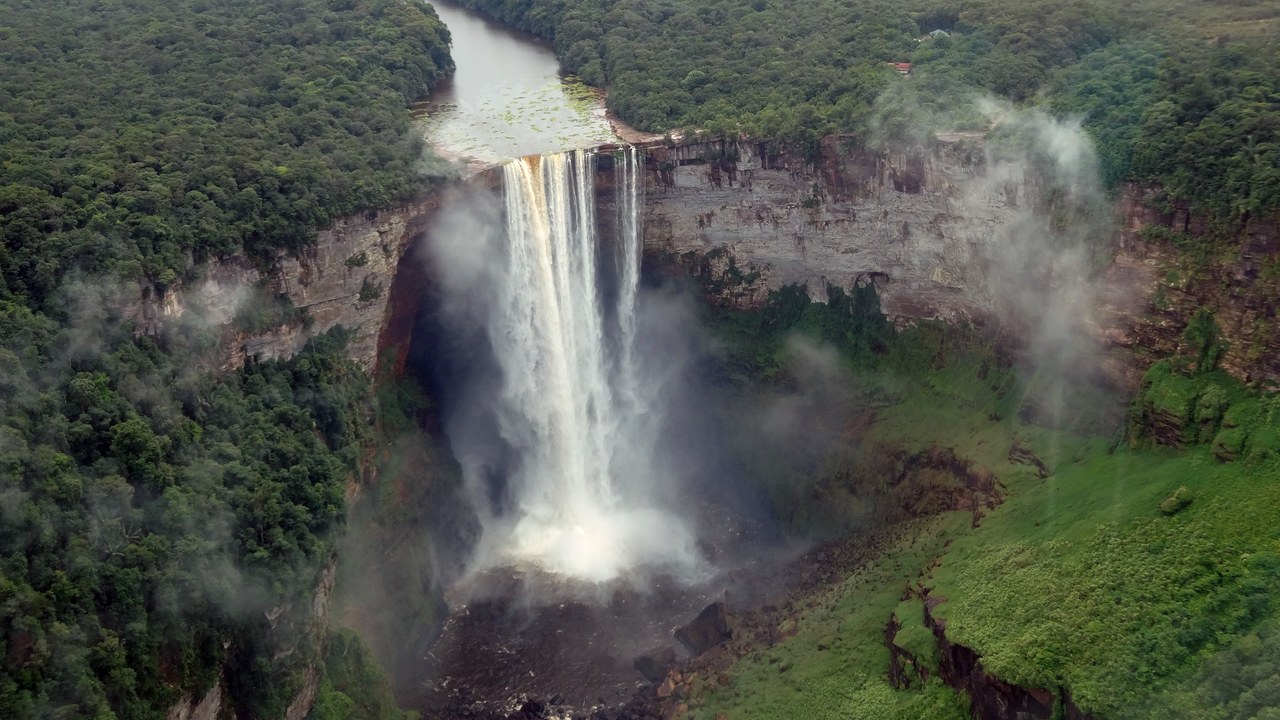 Kaieteur Falls — Image Credit: Amanda - CC BY 2.0/Wiki Commons