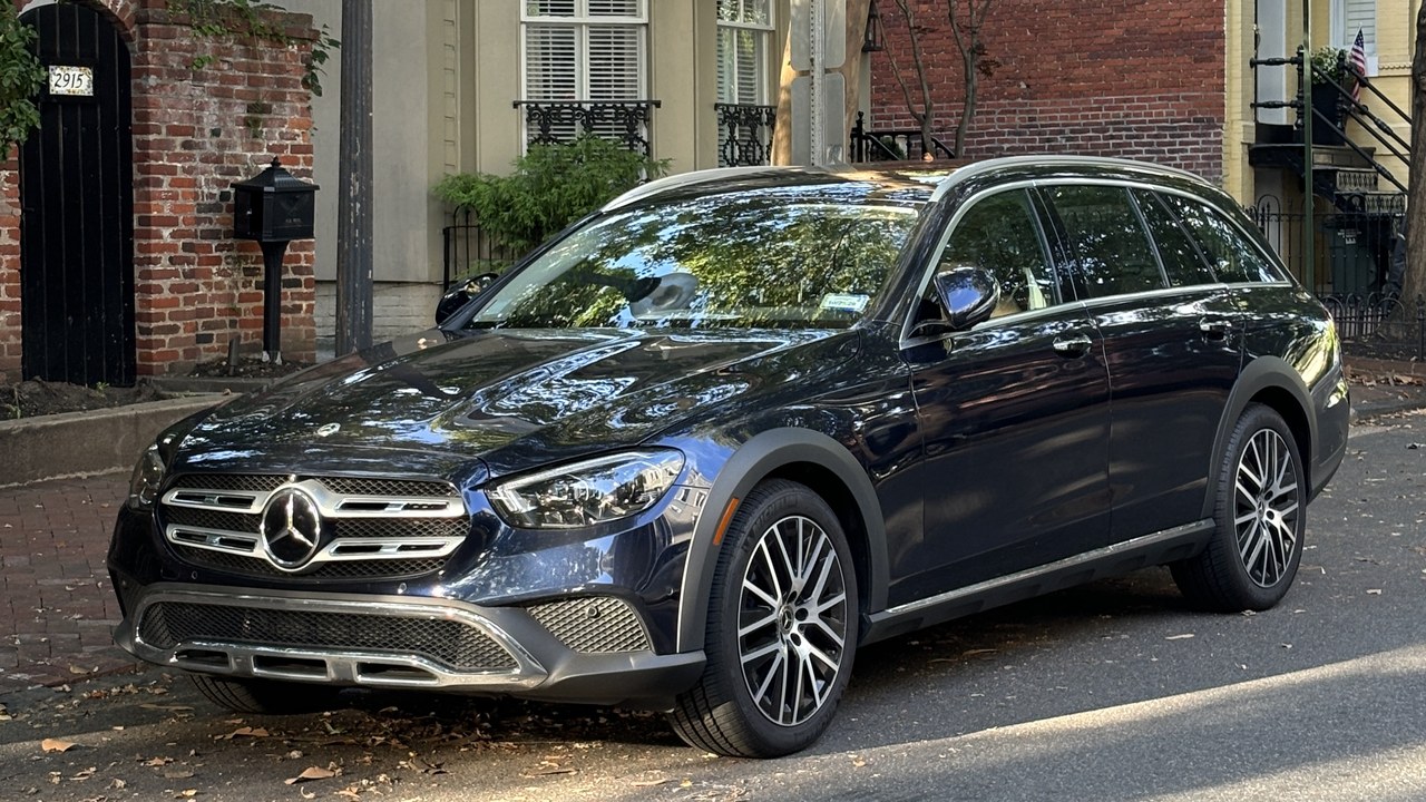 Mercedes-Benz E-Class All-Terrain — Image Credit: OWS Photography - CC BY 4.0/Wiki Commons
