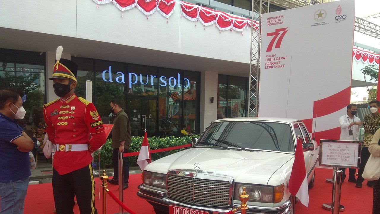 Mercedes-Benz S-Class (W116) — Image Credit: RasyaAbhirama13 - CC BY-SA 3.0/Wiki Commons