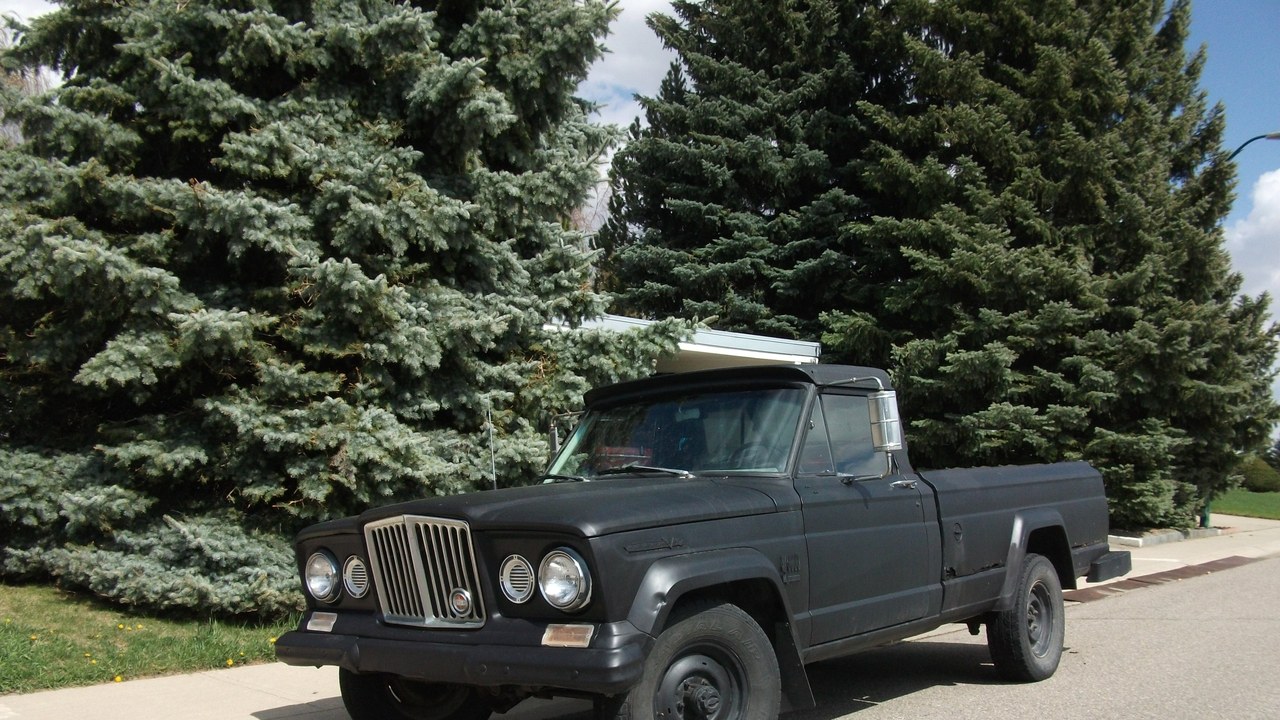 Jeep Gladiator (SJ) — Image Credit: dave_7 from Lethbridge, Canada - CC BY 2.0/Wiki Commons