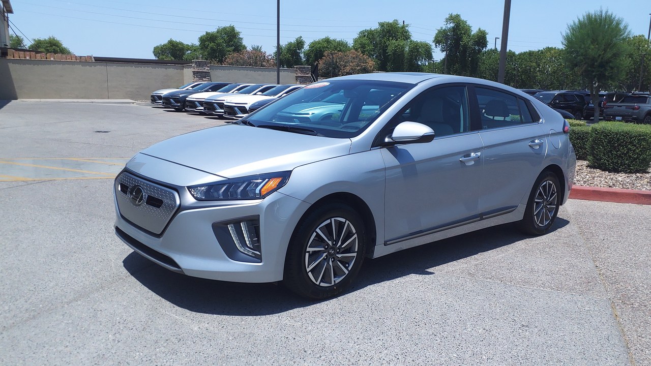 Hyundai Ioniq Electric — Image Credit: HJUdall - CC0/Wiki Commons