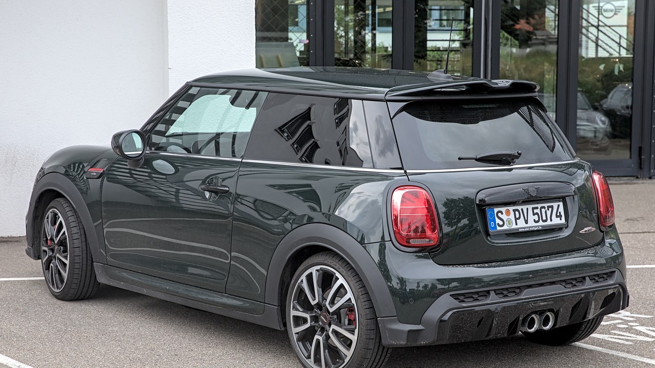Mini Cooper — Image Credit: Alexander Migl - CC BY-SA 4.0/Wiki Commons