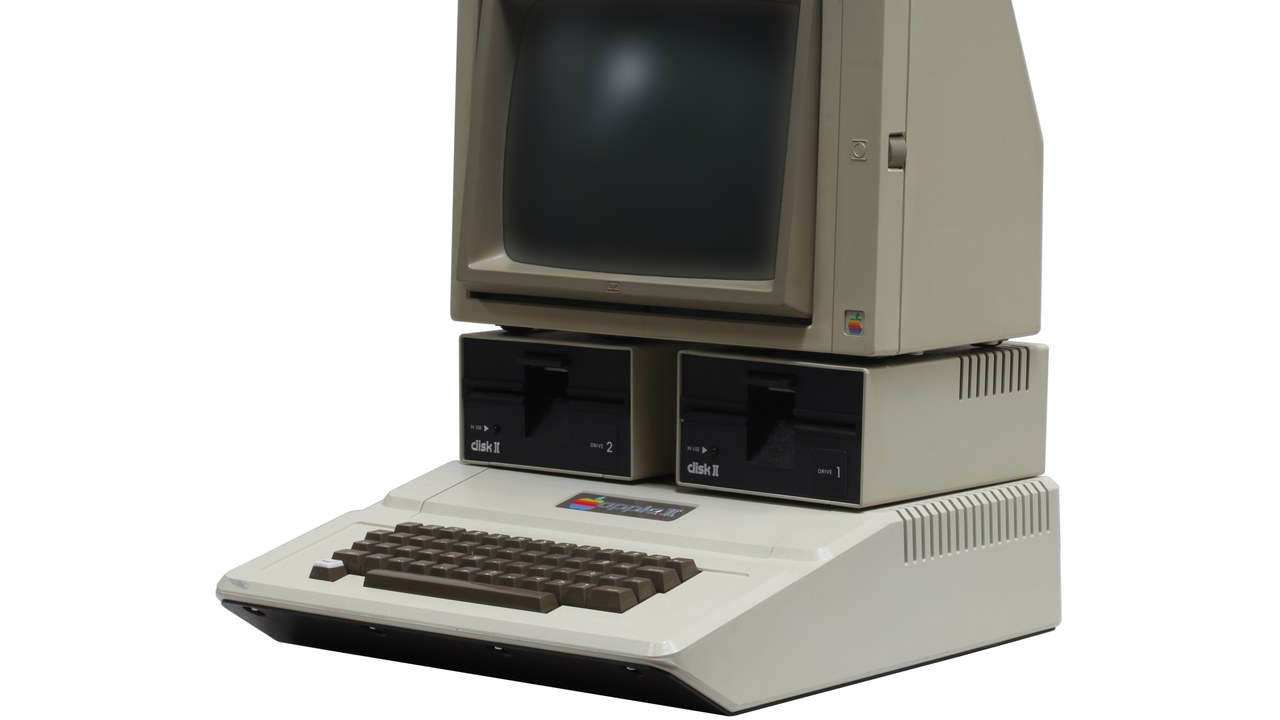 Apple II — Image Credit: Rama & Musée Bolo - CC BY-SA 2.0 fr/Wiki Commons