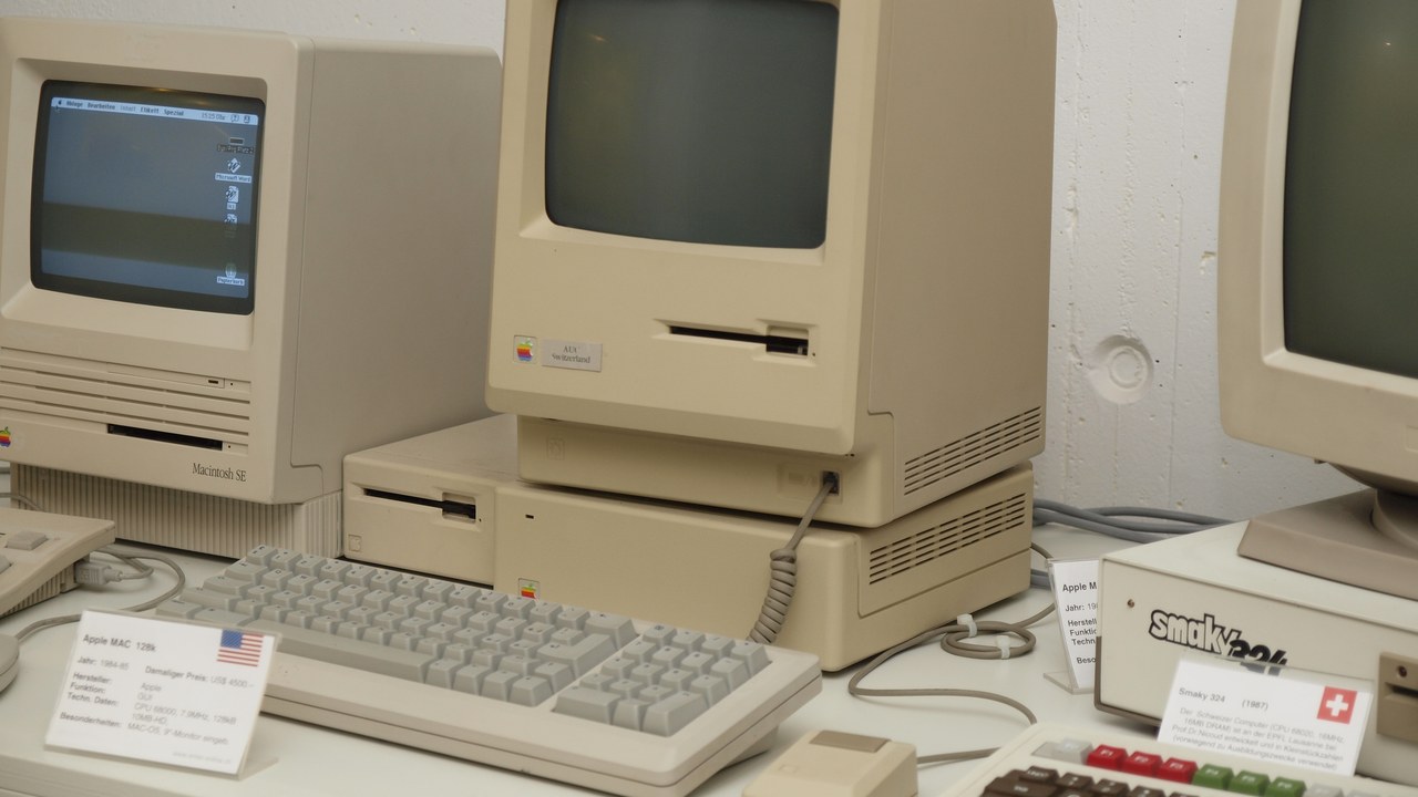 Apple Macintosh — Image Credit: Bobo11 - CC BY-SA 3.0/Wiki Commons