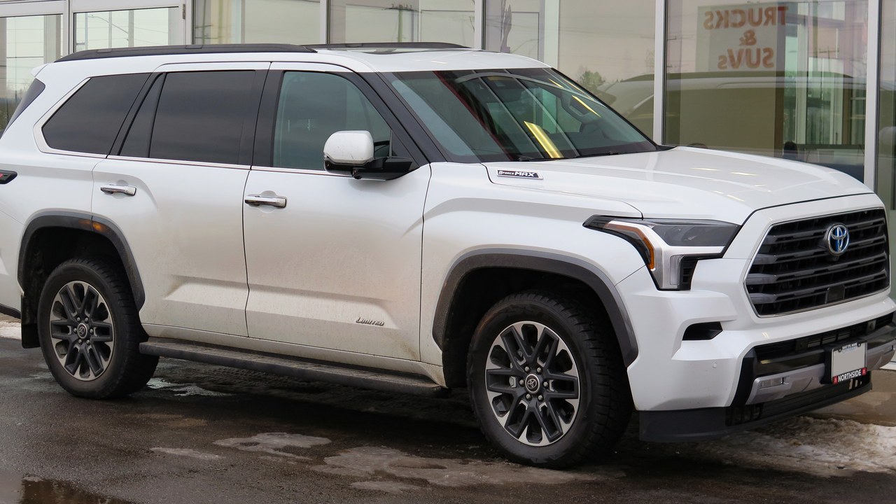 Toyota Sequoia — Image Credit: Elise240SX - CC BY-SA 4.0/Wiki Commons