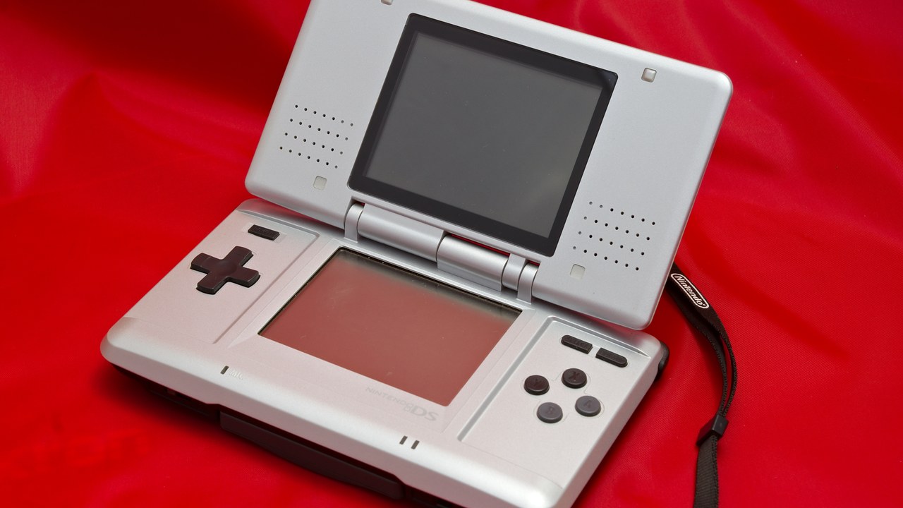 Nintendo DS — Image Credit: Frédéric BISSON from Rouen, France - CC BY 2.0/Wiki Commons