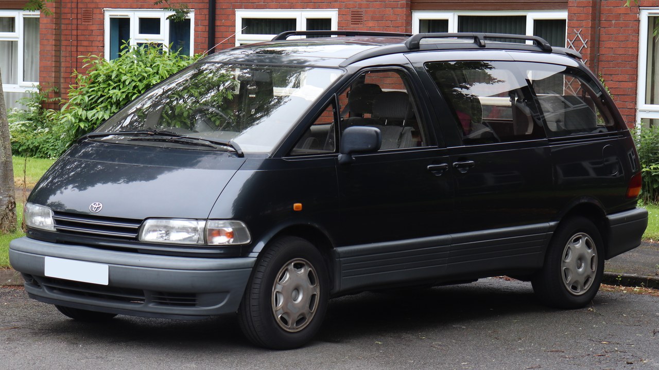 Toyota Previa — Image Credit: Vauxford - CC BY-SA 4.0/Wiki Commons