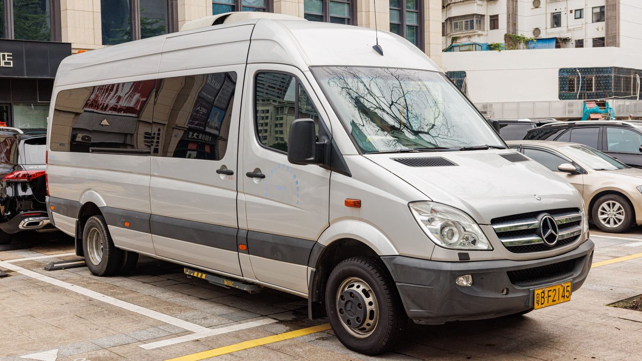 Mercedes-Benz Sprinter — Image Credit: Dinkun Chen - Own work, CC BY-SA 4.0/Wikii Commons/