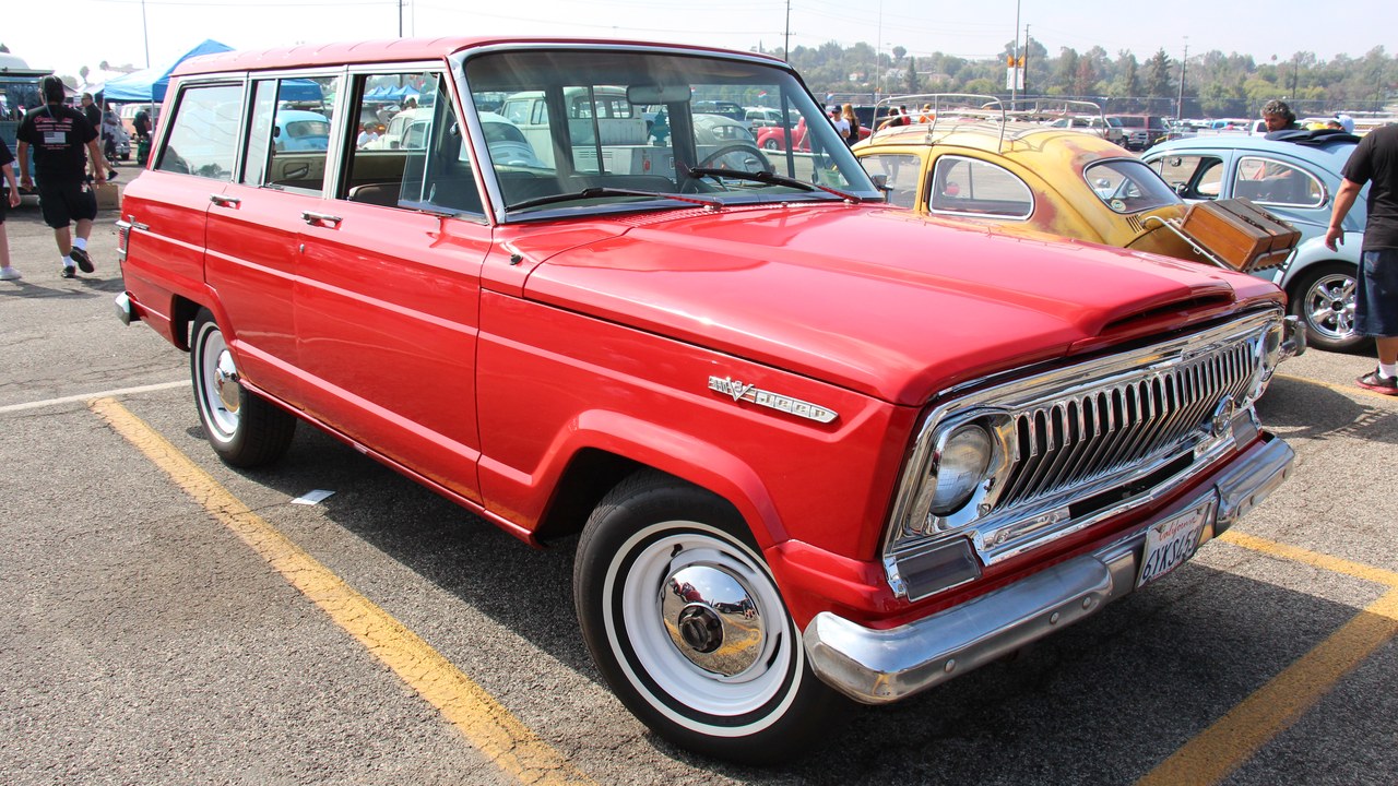 Jeep Wagoneer — Image Credit: Sicnag - CC BY 2.0/Wiki Commons