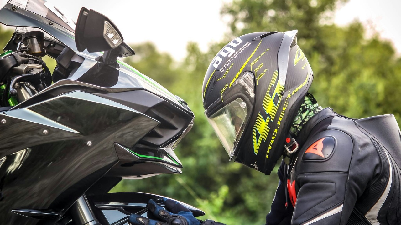 Motorcycle helmet — Image Credit: anh_11/Unsplash