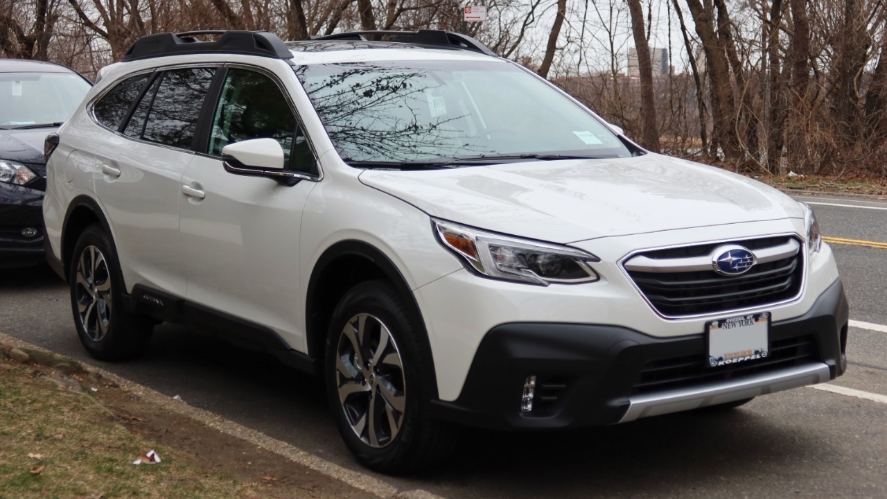2021 Subaru Outback Limited, front 3.17.21 Kevauto - CC BY-SA 4.0/Wiki Commons