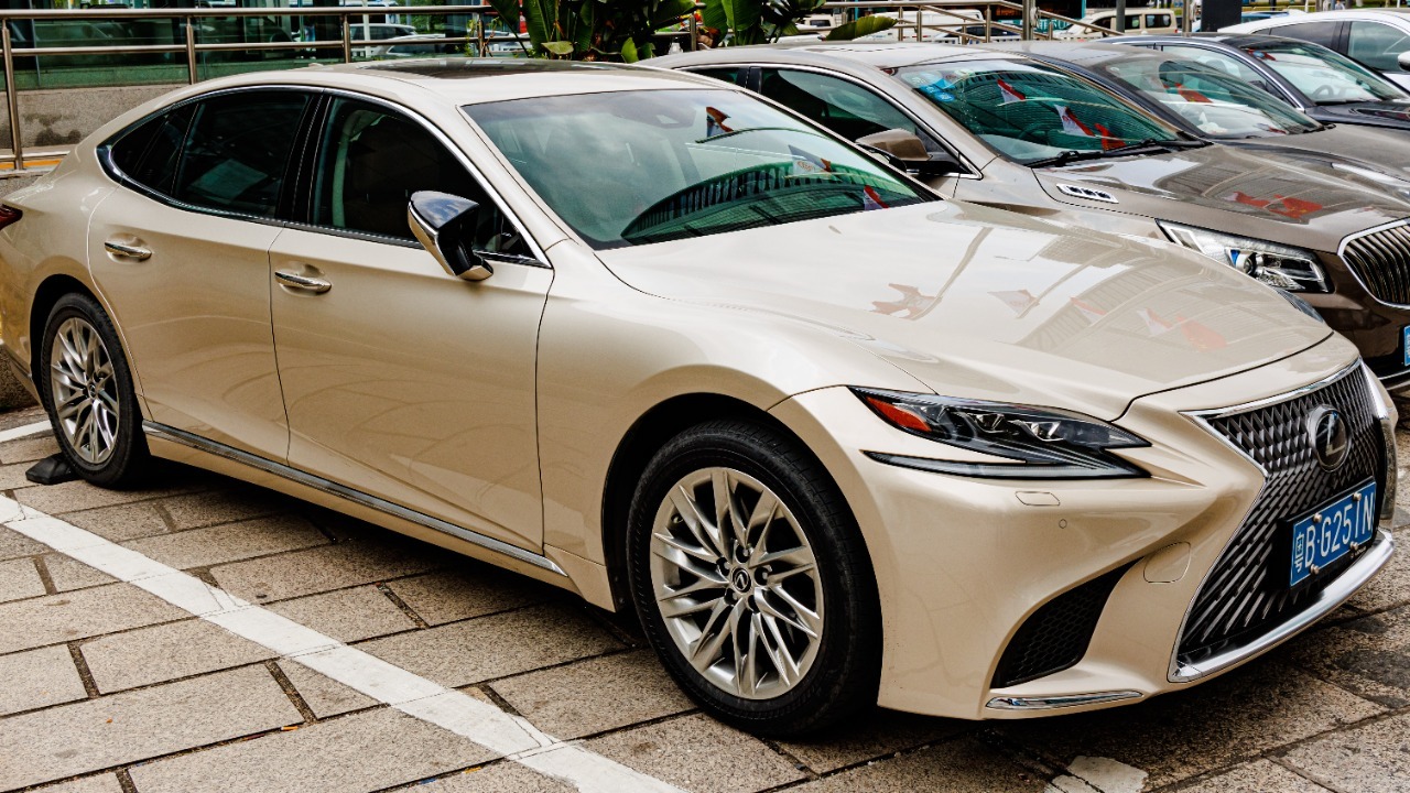 Lexus IS 350 — Image Credit: Dinkun Chen – CC BY-SA 4.0/Wiki Commons
