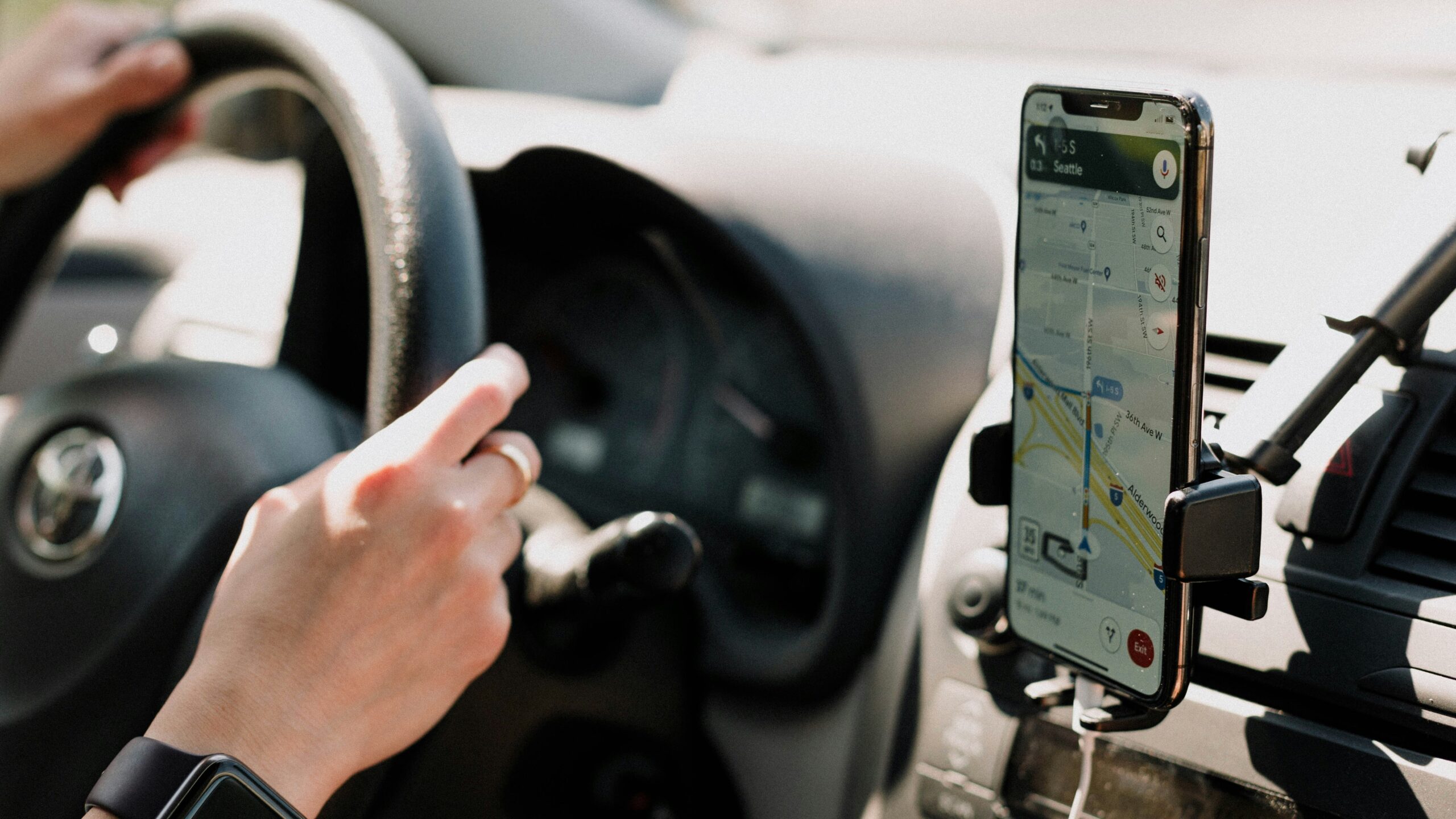 Location Services — Image Credit: Priscilla Du Preez 🇨🇦/Unsplash