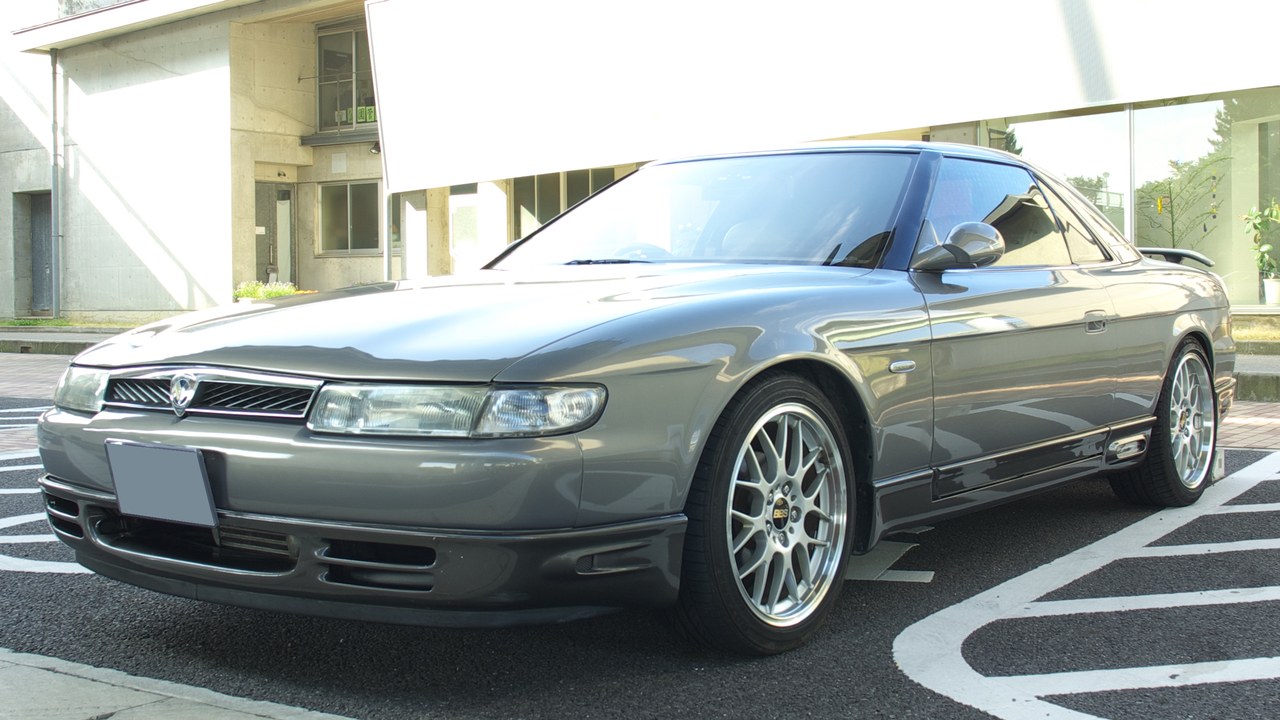 Eunos Cosmo — Image Credit: 名古屋太郎 - CC BY-SA 3.0/Wiki Commons