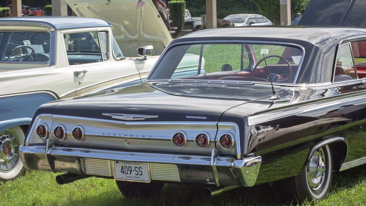 Chevrolet Impala 409 ('409', 1962) — Image Credit: Ethan Long - CC BY-SA 2.0/Wiki Commons